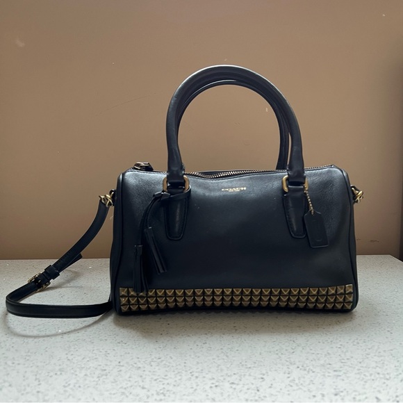 COACH Black Rowan Crossgrain Leather Crossbody Boston Gold Studs Purse Bag - Picture 2 of 13